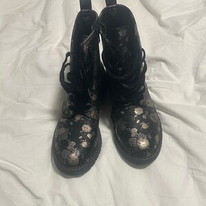 Floral Black Lace-Up Women's Boots